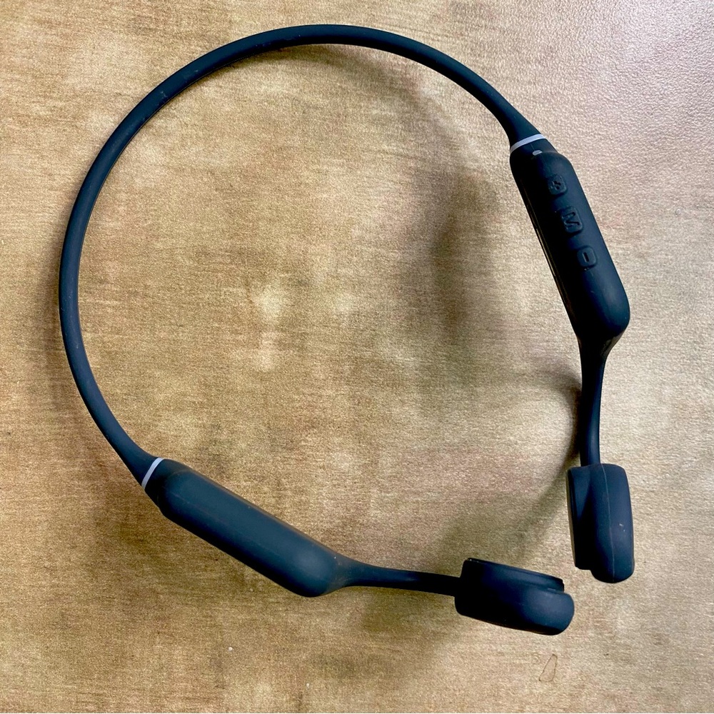 Outlier Free Wireless Bone Conducting Headphones